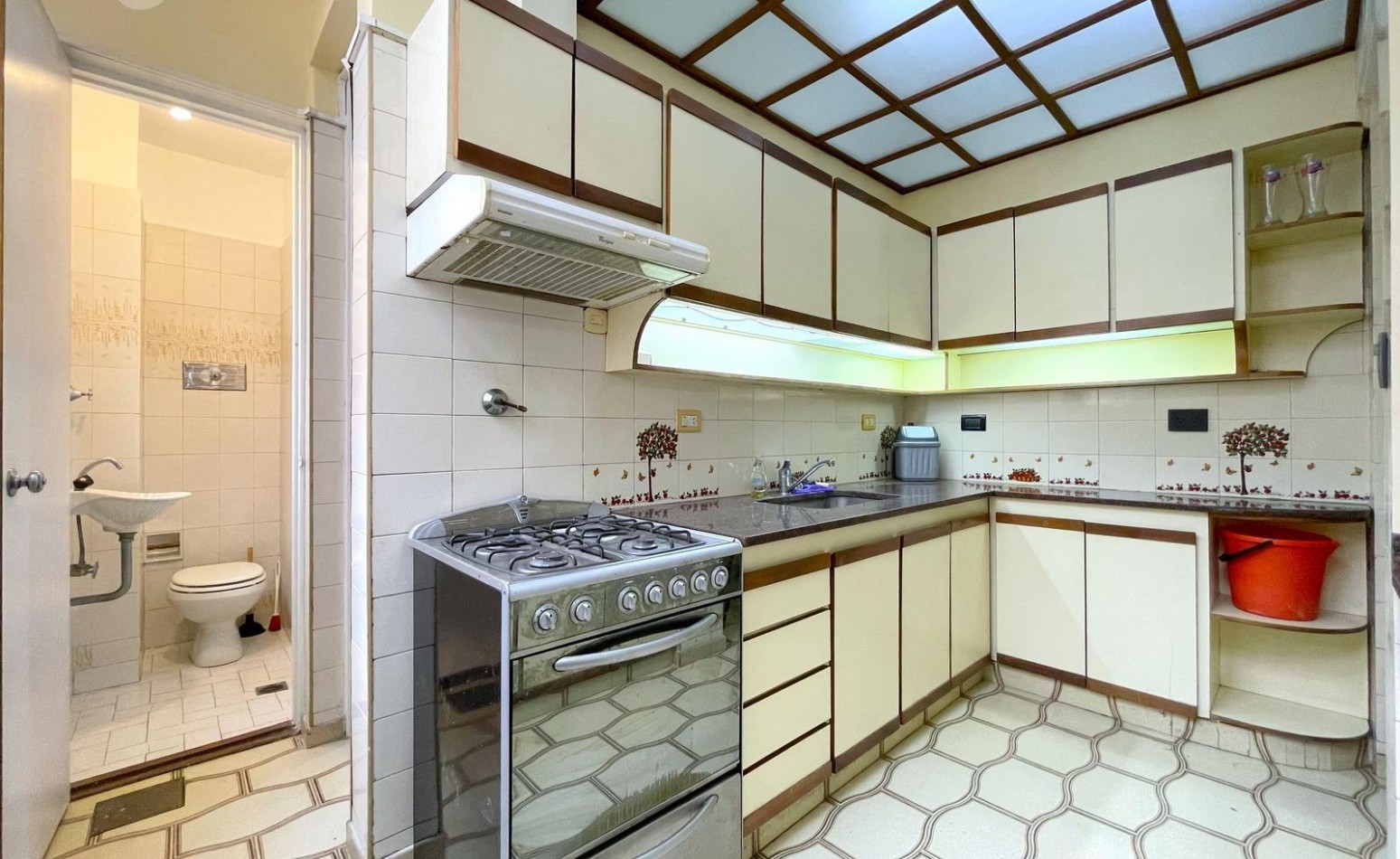 MUY LINDO 3 AMBIENTES CON DEPENDENCIA, BALCON AL FRENTE 