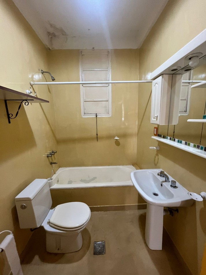 Oportunidad Excelente Piso Edificio Antiguo ***Apto Credito Bancario***