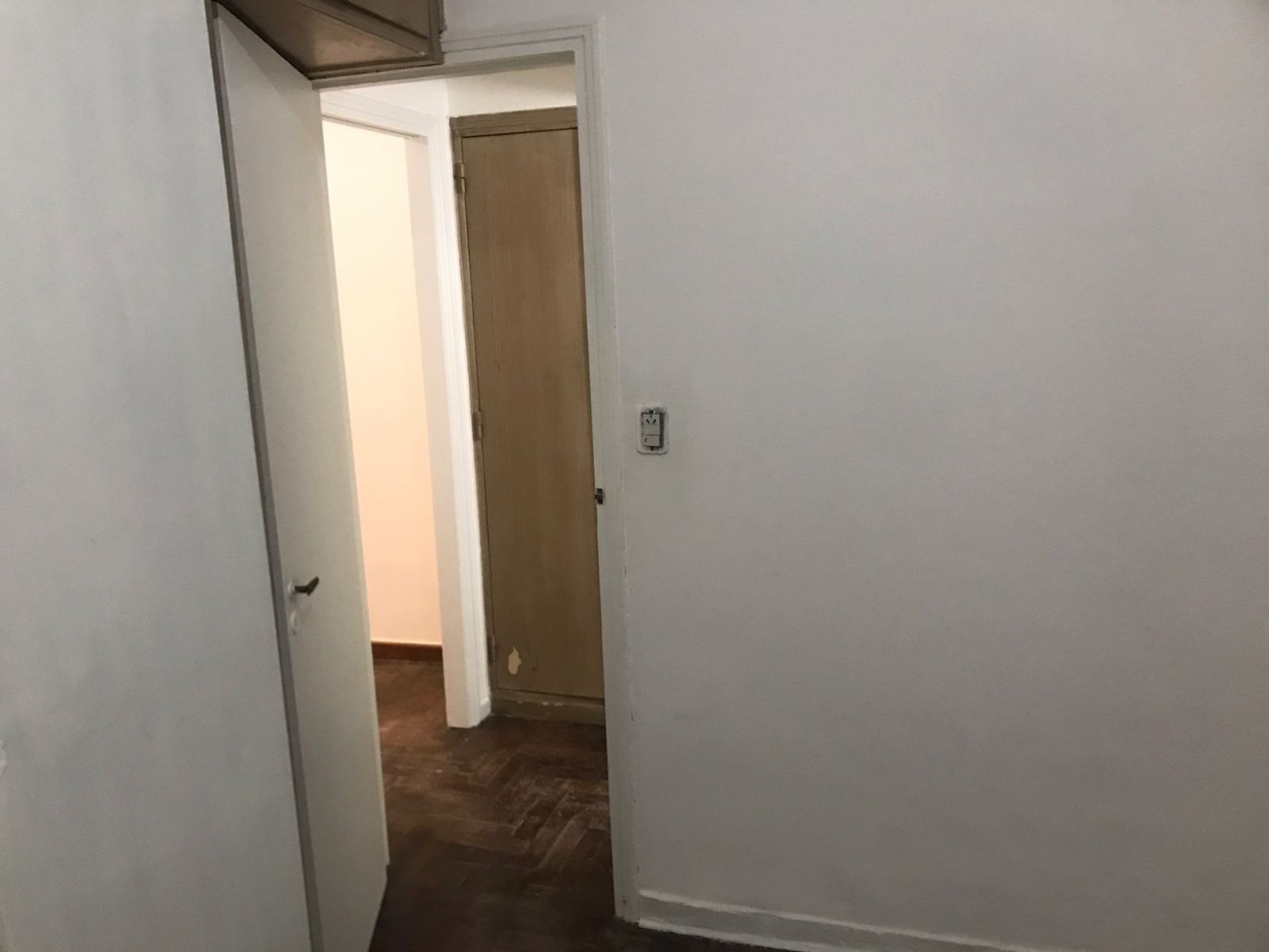 VENTA 2 AMBIENTES A RECICLAR ***APTO CREDITO BANCARIO ***** MUY BUENA UBICACION 