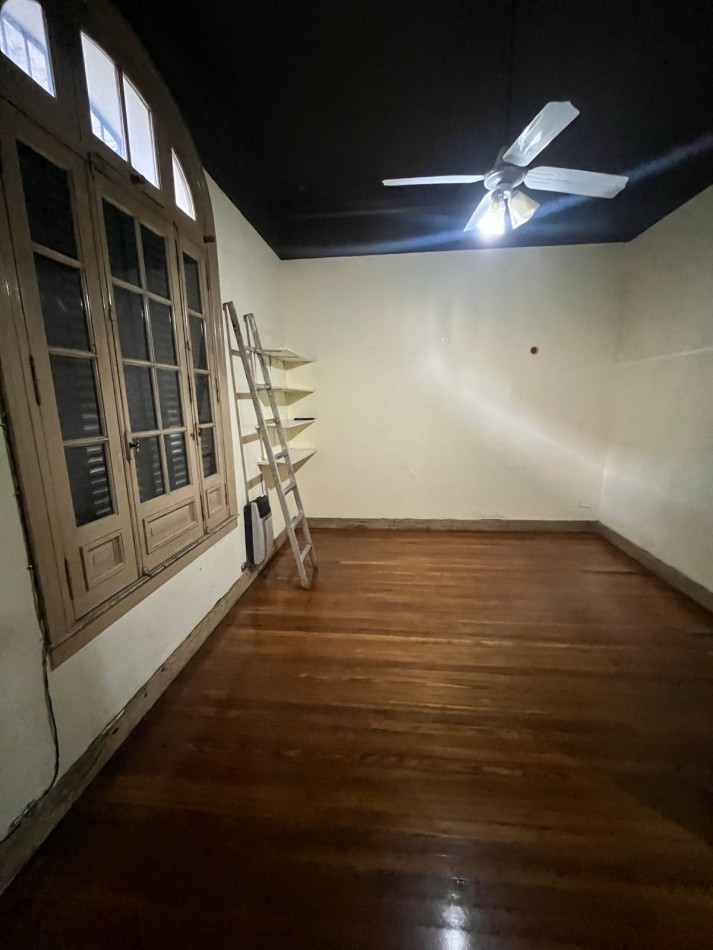 VENTA PH 4 AMBIENTES AL FRENTE PATIO CUBIERTO 