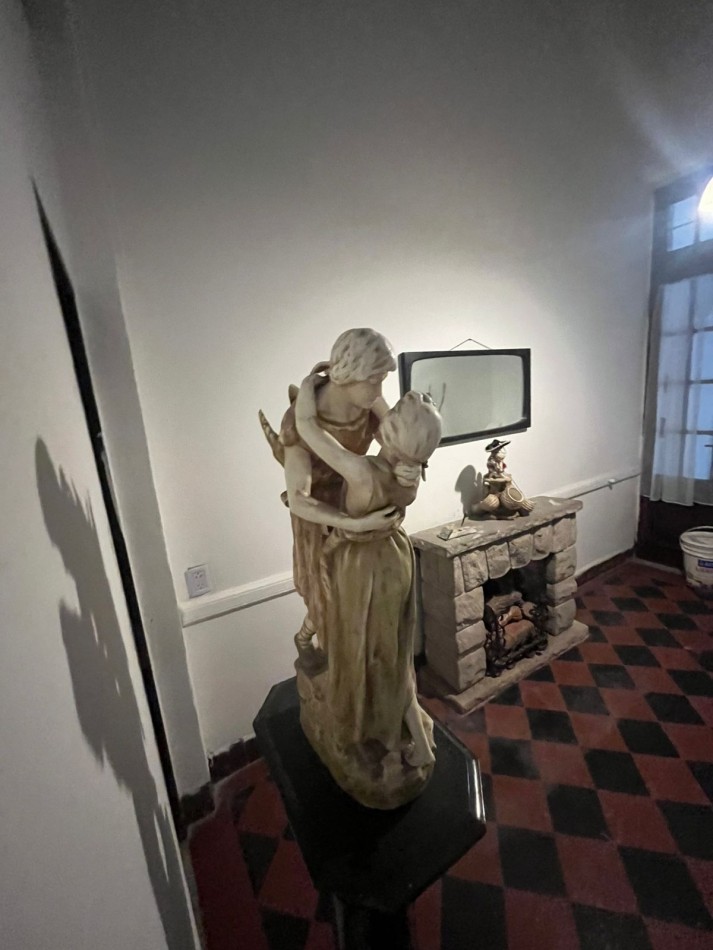 VENTA PH 6 AMBIENTES C/LOCAL COMERCIAL MUY BUENA UBICACION ***SIN EXPENSAS *** 