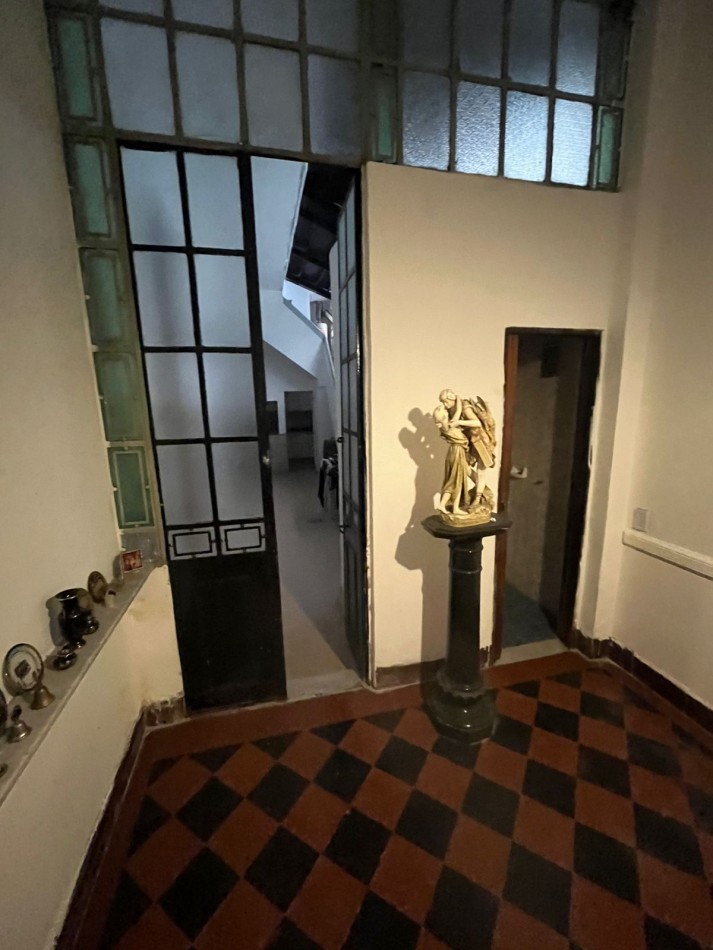 VENTA PH 6 AMBIENTES C/LOCAL COMERCIAL MUY BUENA UBICACION ***SIN EXPENSAS *** 