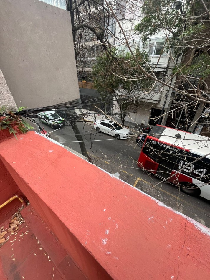 VENTA PH 6 AMBIENTES C/LOCAL COMERCIAL MUY BUENA UBICACION ***SIN EXPENSAS *** 