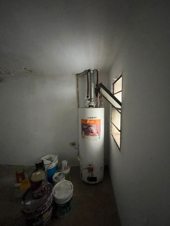 VENTA PH 6 AMBIENTES C/LOCAL COMERCIAL MUY BUENA UBICACION ***SIN EXPENSAS *** 