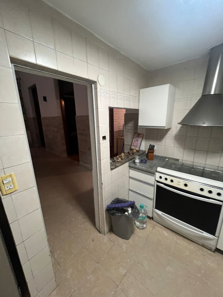 VENTA PH 6 AMBIENTES C/LOCAL COMERCIAL MUY BUENA UBICACION ***SIN EXPENSAS *** 