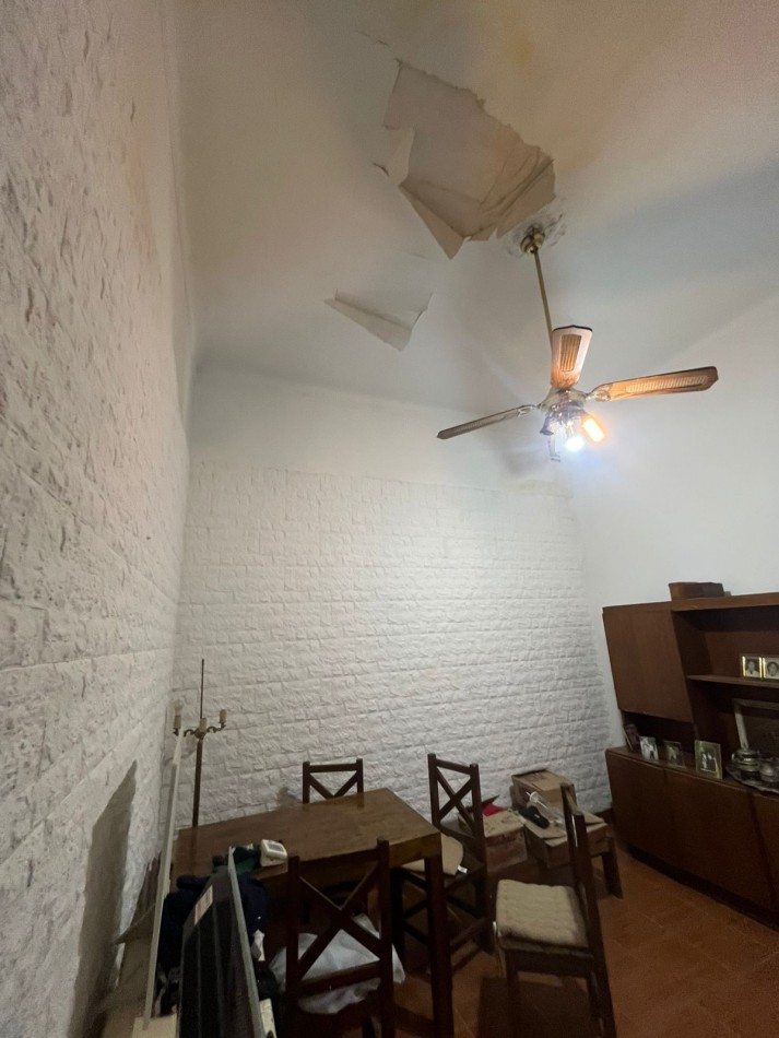 VENTA PH 6 AMBIENTES C/LOCAL COMERCIAL MUY BUENA UBICACION ***SIN EXPENSAS *** 