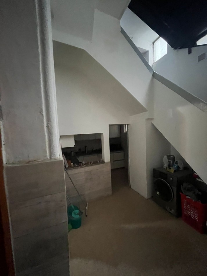 VENTA PH 6 AMBIENTES C/LOCAL COMERCIAL MUY BUENA UBICACION ***SIN EXPENSAS *** 