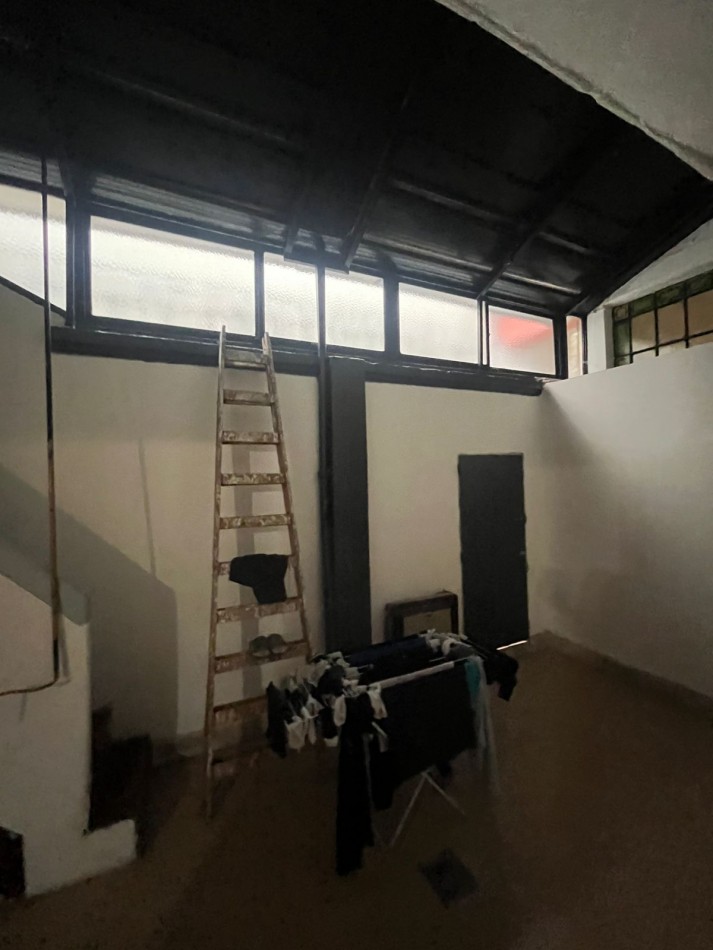 VENTA PH 6 AMBIENTES C/LOCAL COMERCIAL MUY BUENA UBICACION ***SIN EXPENSAS *** 