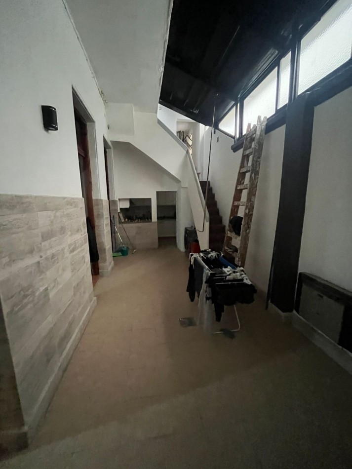 VENTA PH 6 AMBIENTES C/LOCAL COMERCIAL MUY BUENA UBICACION ***SIN EXPENSAS *** 