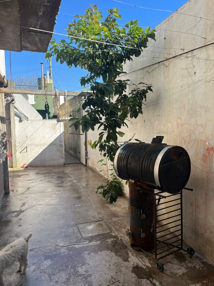 VENTA PH 4 AMBIENTES CON PATIO, BALCON TERRAZA A MEJORAR ***SIN EXPENSAS***