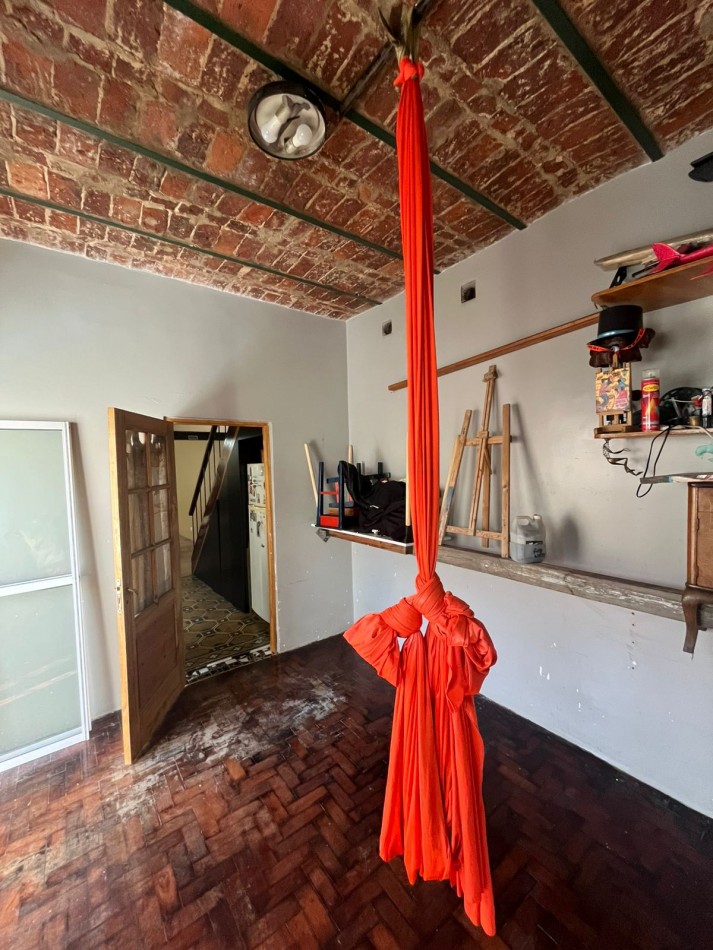 VENTA PH 4 AMBIENTES CON PATIO, BALCON TERRAZA A MEJORAR ***SIN EXPENSAS***