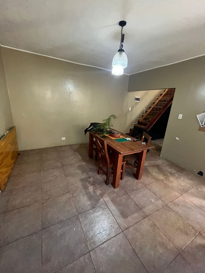 VENTA PH 4 AMBIENTES CON PATIO, BALCON TERRAZA A MEJORAR ***SIN EXPENSAS***