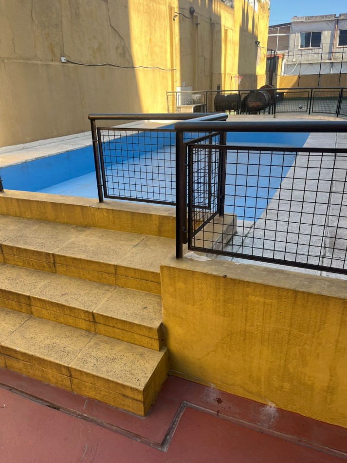 Triplex 5 amb. Con Cochera Quincho Y Parrilla Oferta !!!