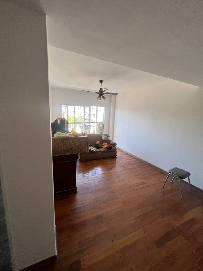 Triplex 5 amb. Con Cochera Quincho Y Parrilla Oferta !!!