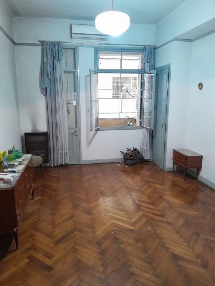 VENTA 2 AMBIENTES AMPLIOS EN PB CON BAULERA EXCELENTE UBICACION APTO PROFESIONAL ***APTO CREDITO BANCARIO***