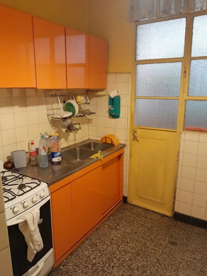 VENTA 2 AMBIENTES AMPLIOS EN PB CON BAULERA EXCELENTE UBICACION APTO PROFESIONAL ***APTO CREDITO BANCARIO***