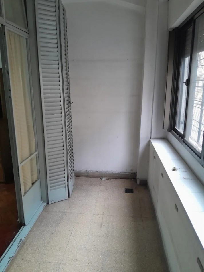 VENTA 2 AMBIENTES AMPLIOS EN PB CON BAULERA EXCELENTE UBICACION APTO PROFESIONAL ***APTO CREDITO BANCARIO***