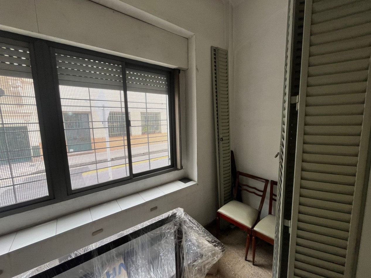 VENTA 2 AMBIENTES AMPLIOS EN PB CON BAULERA EXCELENTE UBICACION APTO PROFESIONAL ***APTO CREDITO BANCARIO***