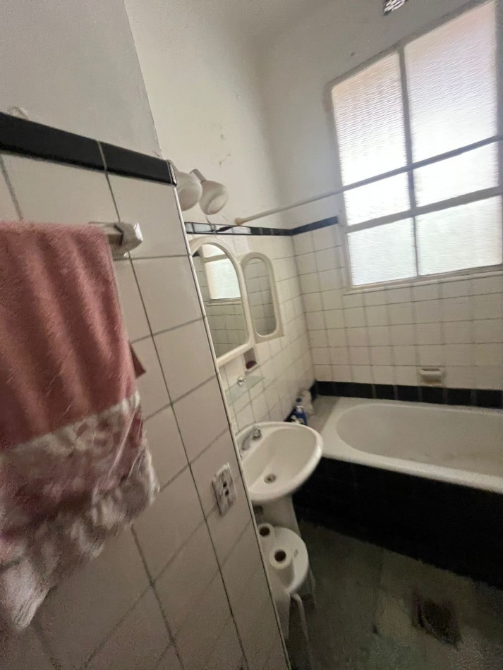 VENTA 2 AMBIENTES AMPLIOS EN PB CON BAULERA EXCELENTE UBICACION APTO PROFESIONAL ***APTO CREDITO BANCARIO***