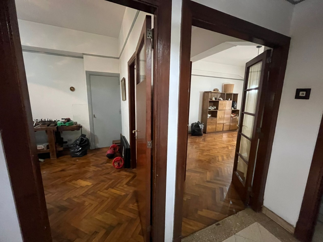 VENTA 2 AMBIENTES AMPLIOS EN PB CON BAULERA EXCELENTE UBICACION APTO PROFESIONAL ***APTO CREDITO BANCARIO***