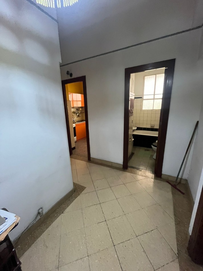 VENTA 2 AMBIENTES AMPLIOS EN PB CON BAULERA EXCELENTE UBICACION APTO PROFESIONAL ***APTO CREDITO BANCARIO***