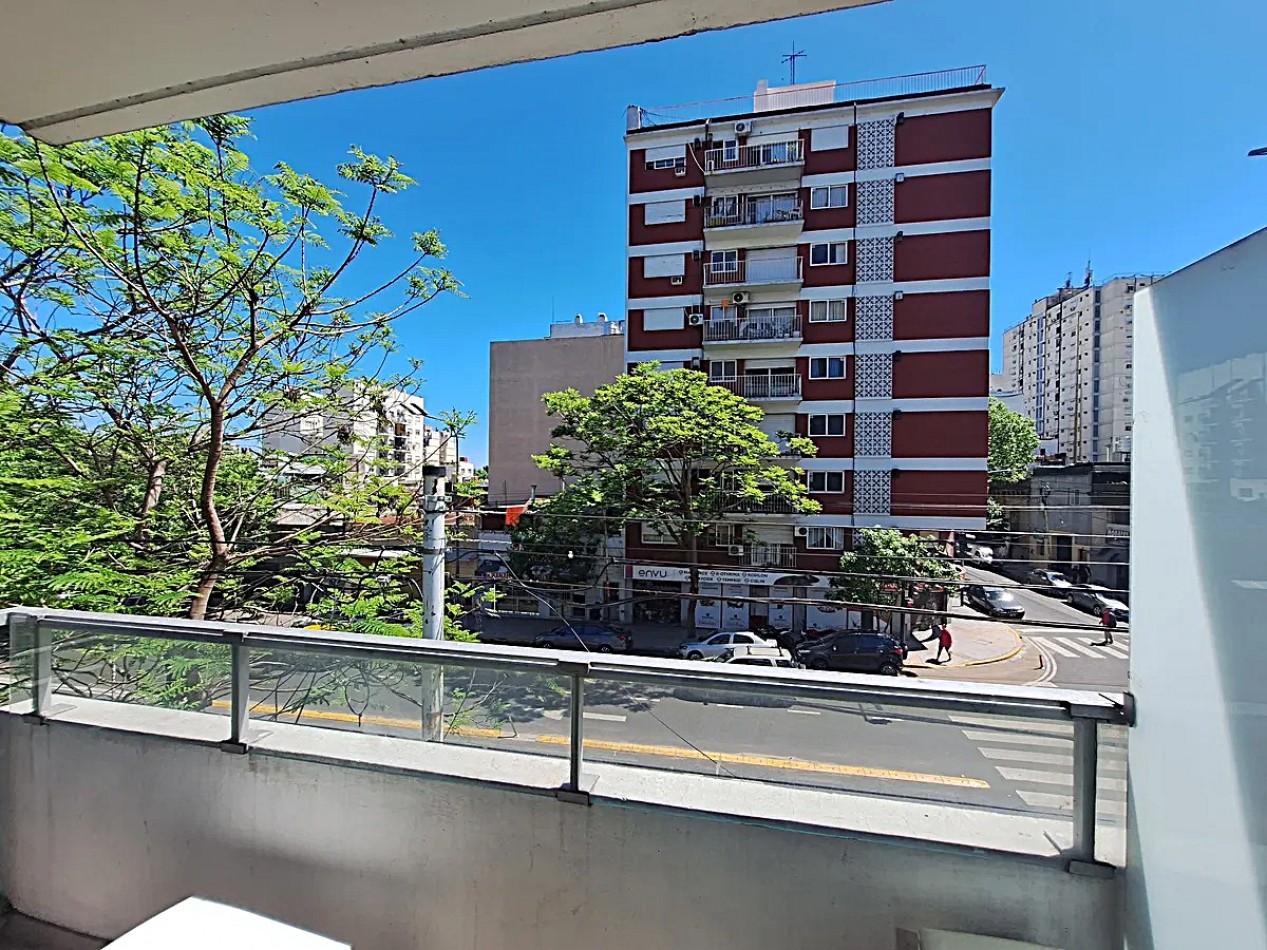 Depto 2 Ambientes  Frente. Muy Luminoso. Balcon , Amenites ****APTO CREDITO BANCARIO****