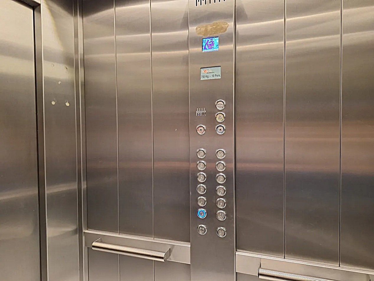 Depto 2 Ambientes  Frente. Muy Luminoso. Balcon , Amenites ****APTO CREDITO BANCARIO****