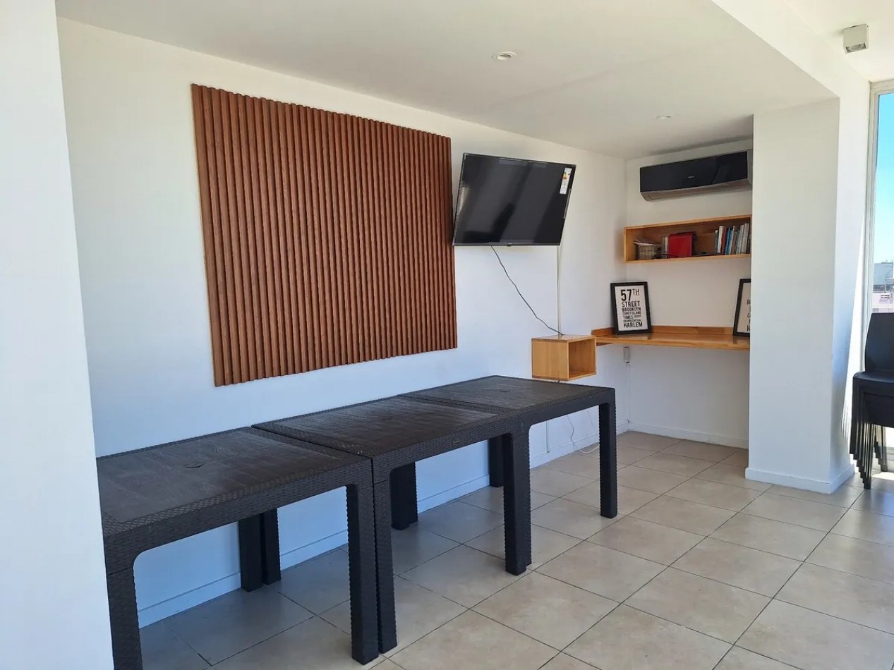 Depto 2 Ambientes  Frente. Muy Luminoso. Balcon , Amenites ****APTO CREDITO BANCARIO****