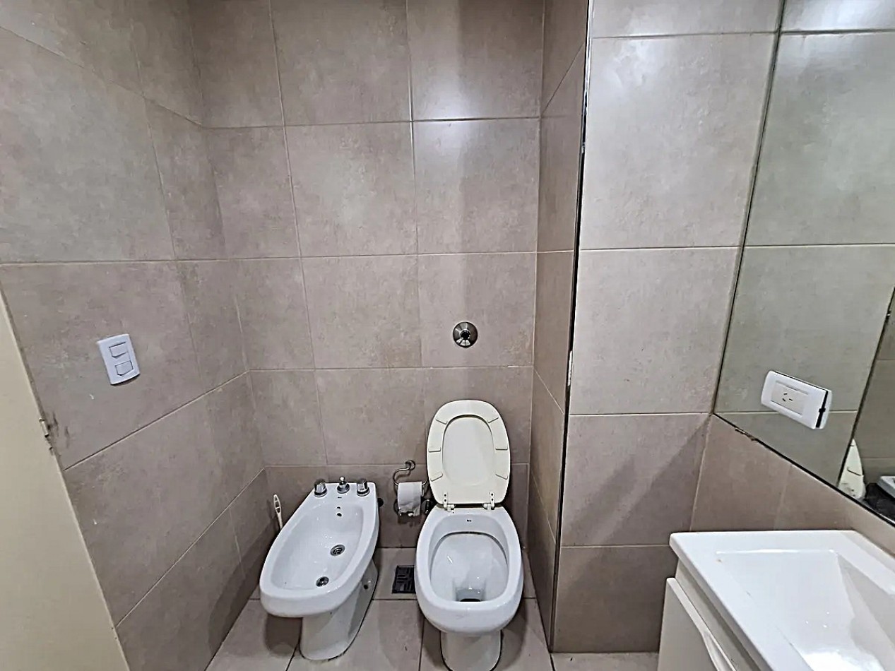 Depto 2 Ambientes  Frente. Muy Luminoso. Balcon , Amenites ****APTO CREDITO BANCARIO****