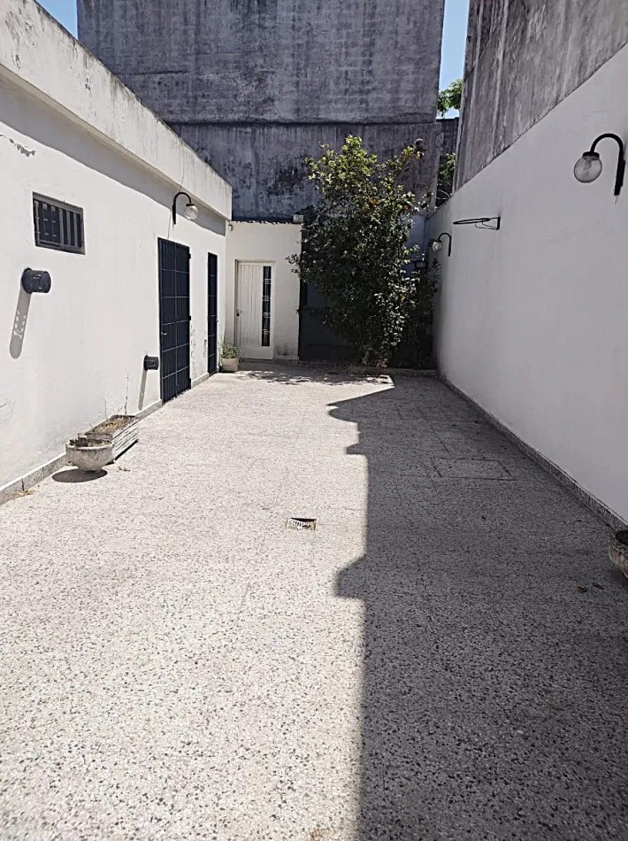 Casa 4 Ambientes Lote Propio 228 M², 124 M² Cubiertos, Cochera, Patio Y Terraza 