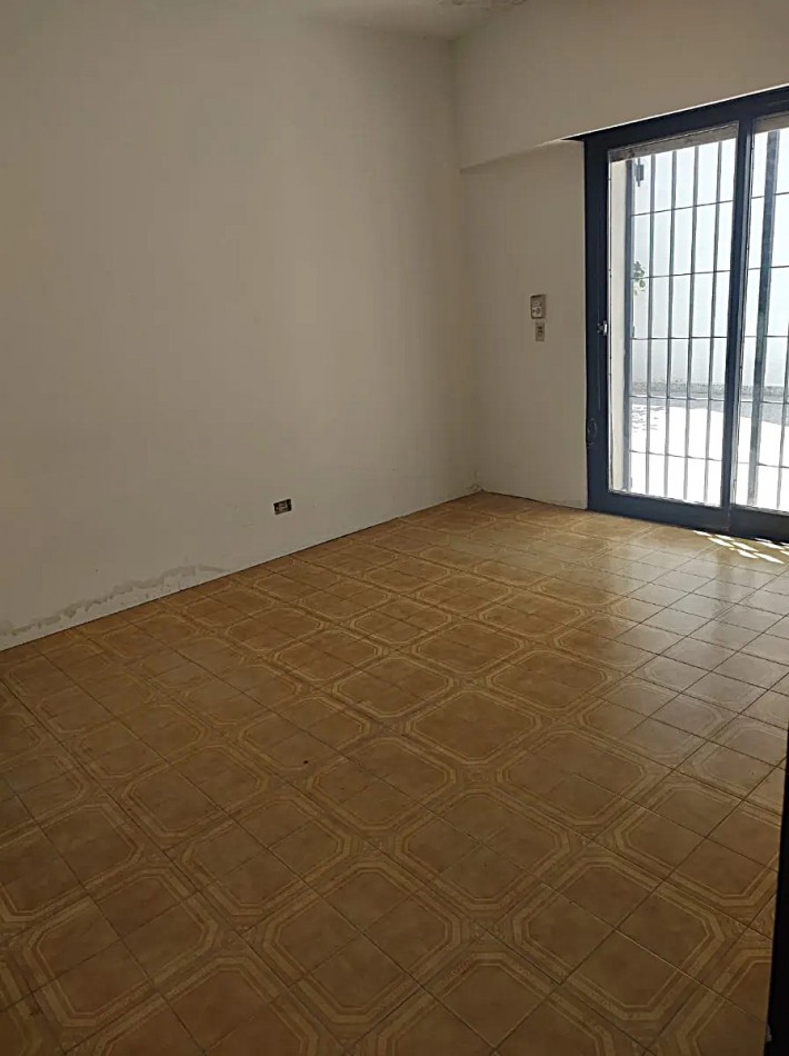 Casa 4 Ambientes Lote Propio 228 M², 124 M² Cubiertos, Cochera, Patio Y Terraza 