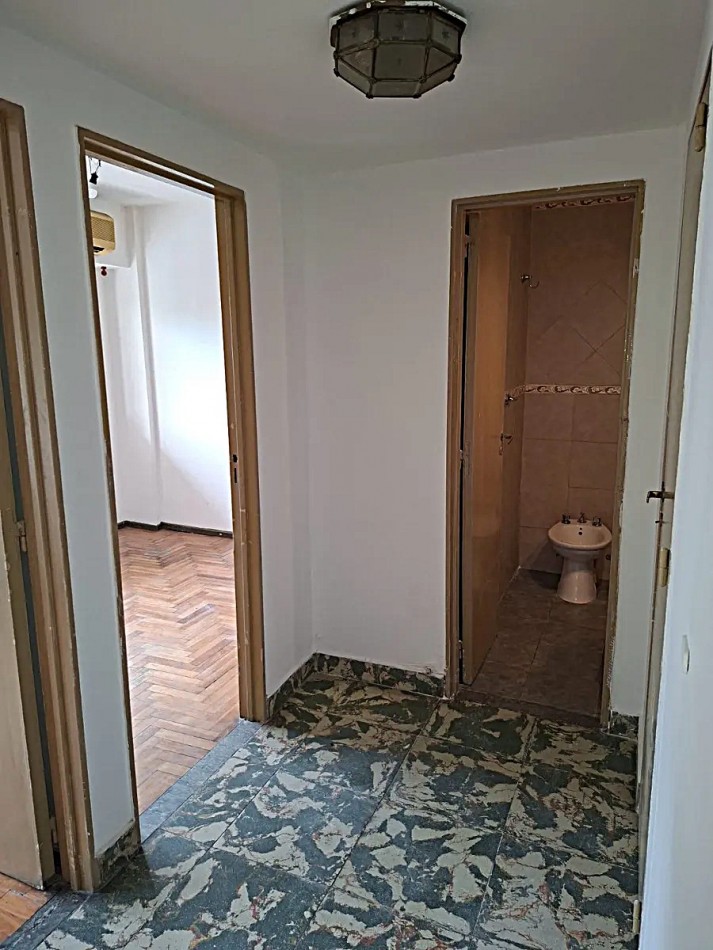 Muy Luminoso De 3 Ambientes con Balcon al Fte. En Almagro A Una Cuadra Del Hospital Italiano