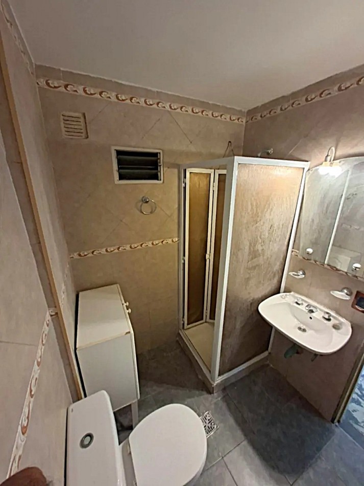 Muy Luminoso De 3 Ambientes con Balcon al Fte. En Almagro A Una Cuadra Del Hospital Italiano