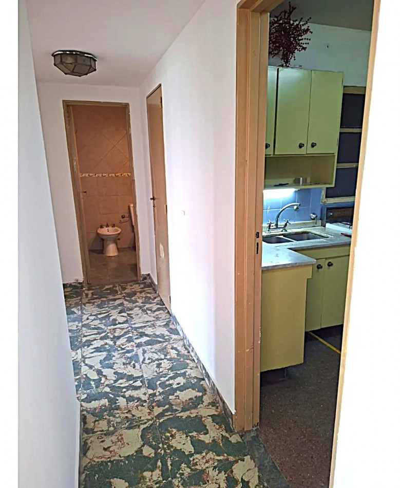 Muy Luminoso De 3 Ambientes con Balcon al Fte. En Almagro A Una Cuadra Del Hospital Italiano