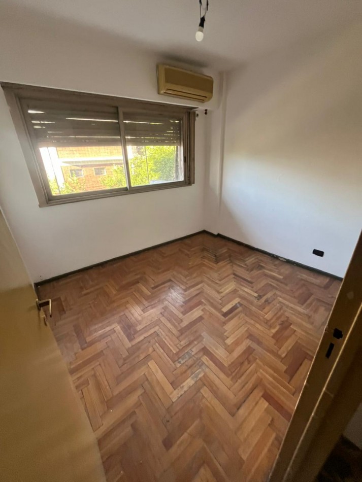 Muy Luminoso De 3 Ambientes con Balcon al Fte. En Almagro A Una Cuadra Del Hospital Italiano