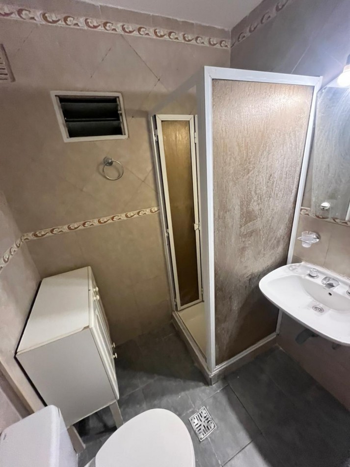 Muy Luminoso De 3 Ambientes con Balcon al Fte. En Almagro A Una Cuadra Del Hospital Italiano