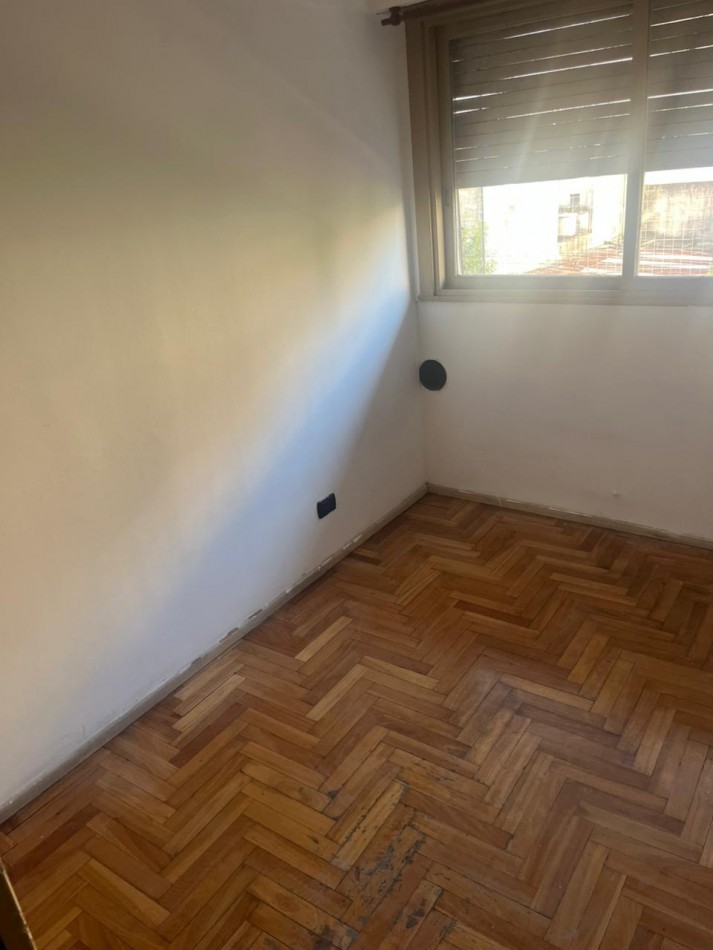 Muy Luminoso De 3 Ambientes con Balcon al Fte. En Almagro A Una Cuadra Del Hospital Italiano