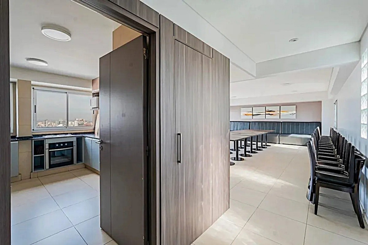 VENTA MONOAMBIENTE AL FRENTE BALCON ***APTO CREDITO BANCARIO*** PILETA, GYM, PARRILLA, SUM 