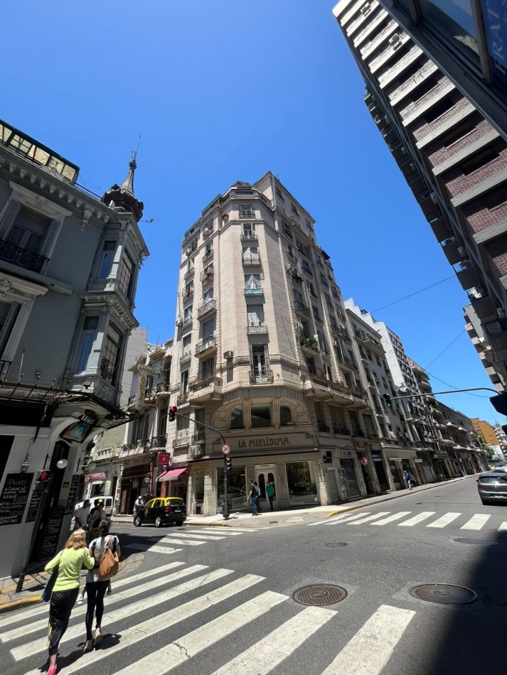 VENTA DEPARTAMENTO 4 AMBIENTES SEMIPISO ESTILO FRANCES EN EXCELENTE ESQUINA ****APTO CREDITO BANCARIO***