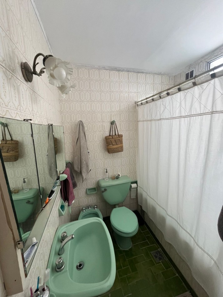 VENTA DEPARTAMENTO 4 AMBIENTES SEMIPISO ESTILO FRANCES EN EXCELENTE ESQUINA ****APTO CREDITO BANCARIO***