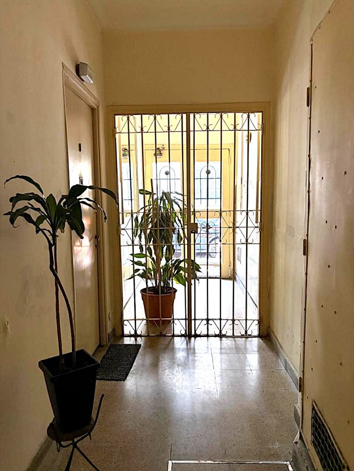 VENTA 3 AMBIENTES AL FRENTE 1 PISO X ESCALERAS **APTO CREDITO BANCARIO** BAJAS EXPENSAS 