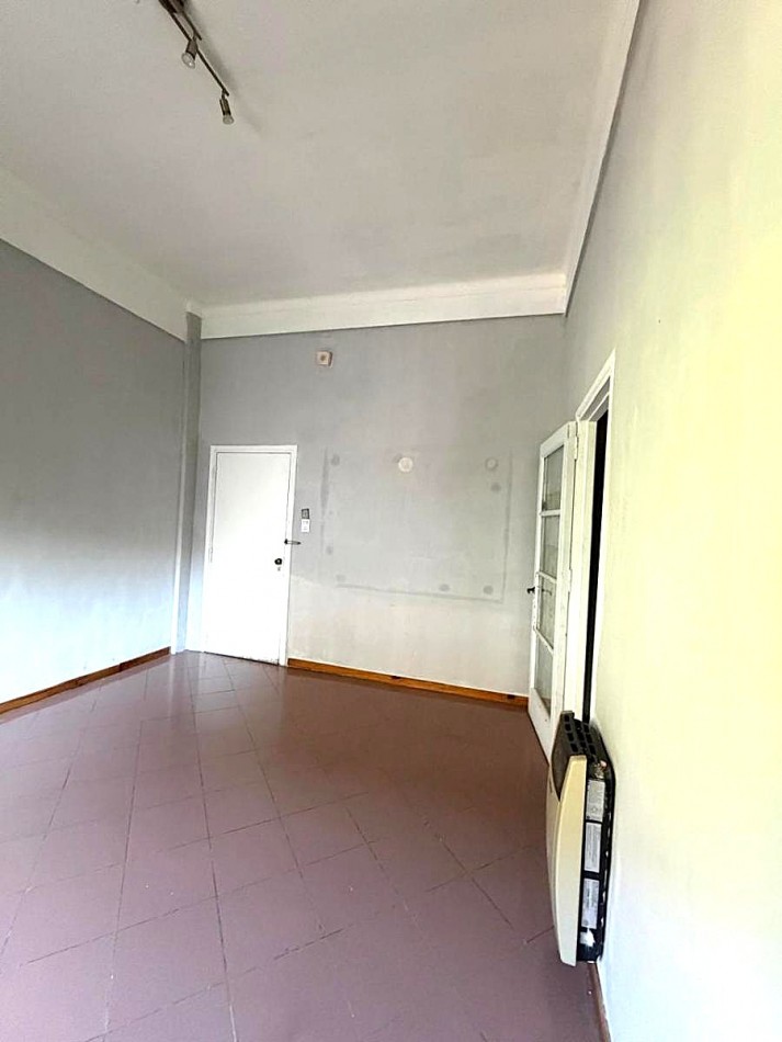 VENTA 3 AMBIENTES AL FRENTE 1 PISO X ESCALERAS **APTO CREDITO BANCARIO** BAJAS EXPENSAS 
