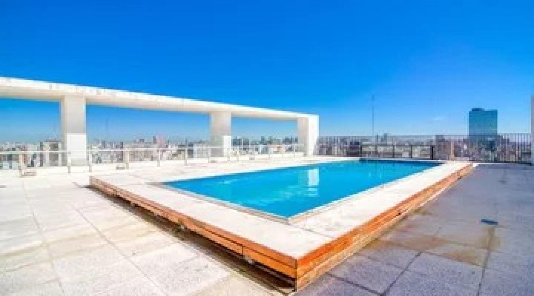 HERMOSO MONOAMBIENTE ZONA CENTRO EN ALTURA CON COCHERA FIJA Y AMENITIES ***APTO CREDITO BANCARIO***