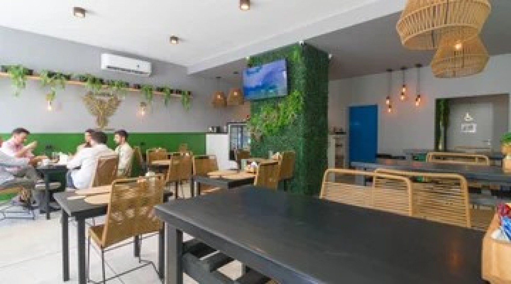 HERMOSO MONOAMBIENTE ZONA CENTRO EN ALTURA CON COCHERA FIJA Y AMENITIES ***APTO CREDITO BANCARIO***