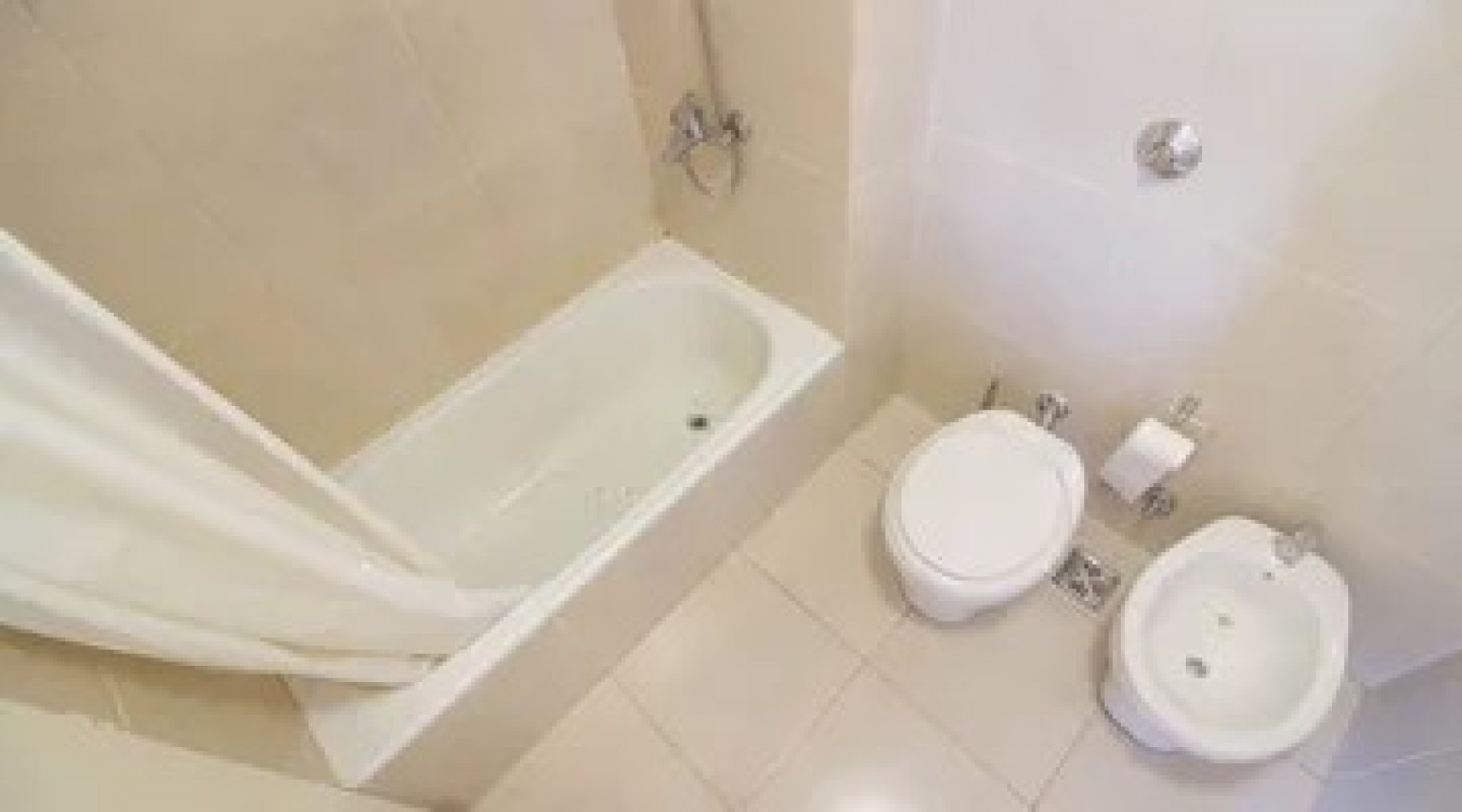 HERMOSO MONOAMBIENTE ZONA CENTRO EN ALTURA CON COCHERA FIJA Y AMENITIES ***APTO CREDITO BANCARIO***