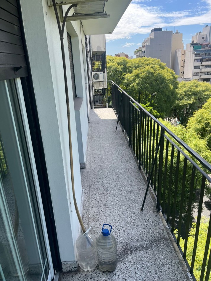 VENTA 3 AMBIENTES CON BALCON AL FRENTE Y LAVADERO EXCELENTE UBICACION ****APTO CREDITO BANCARIO****