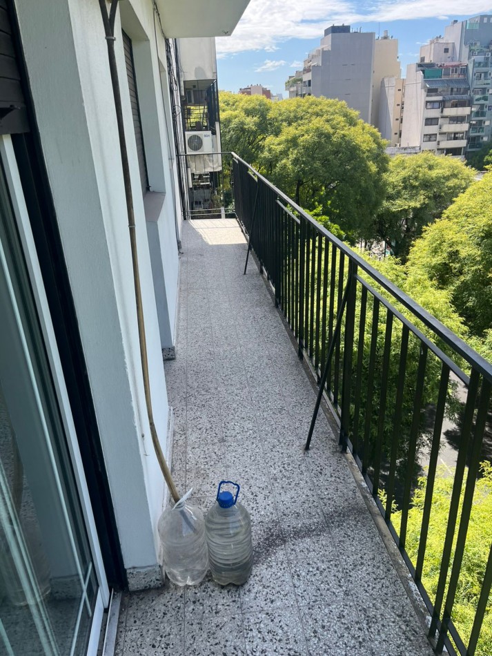 VENTA 3 AMBIENTES CON BALCON AL FRENTE Y LAVADERO EXCELENTE UBICACION ****APTO CREDITO BANCARIO****