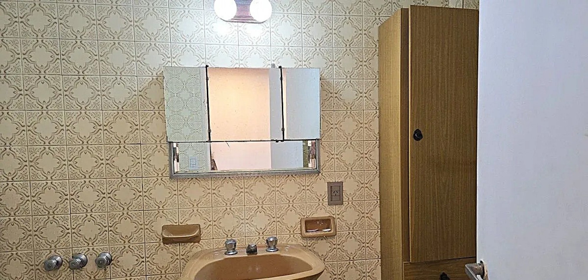 VENTA 2 AMBIENTES AL FRENTE CON BALCON Y LAVADERO CERCA DE TODO ***APTO CREDITO BANCARIO***