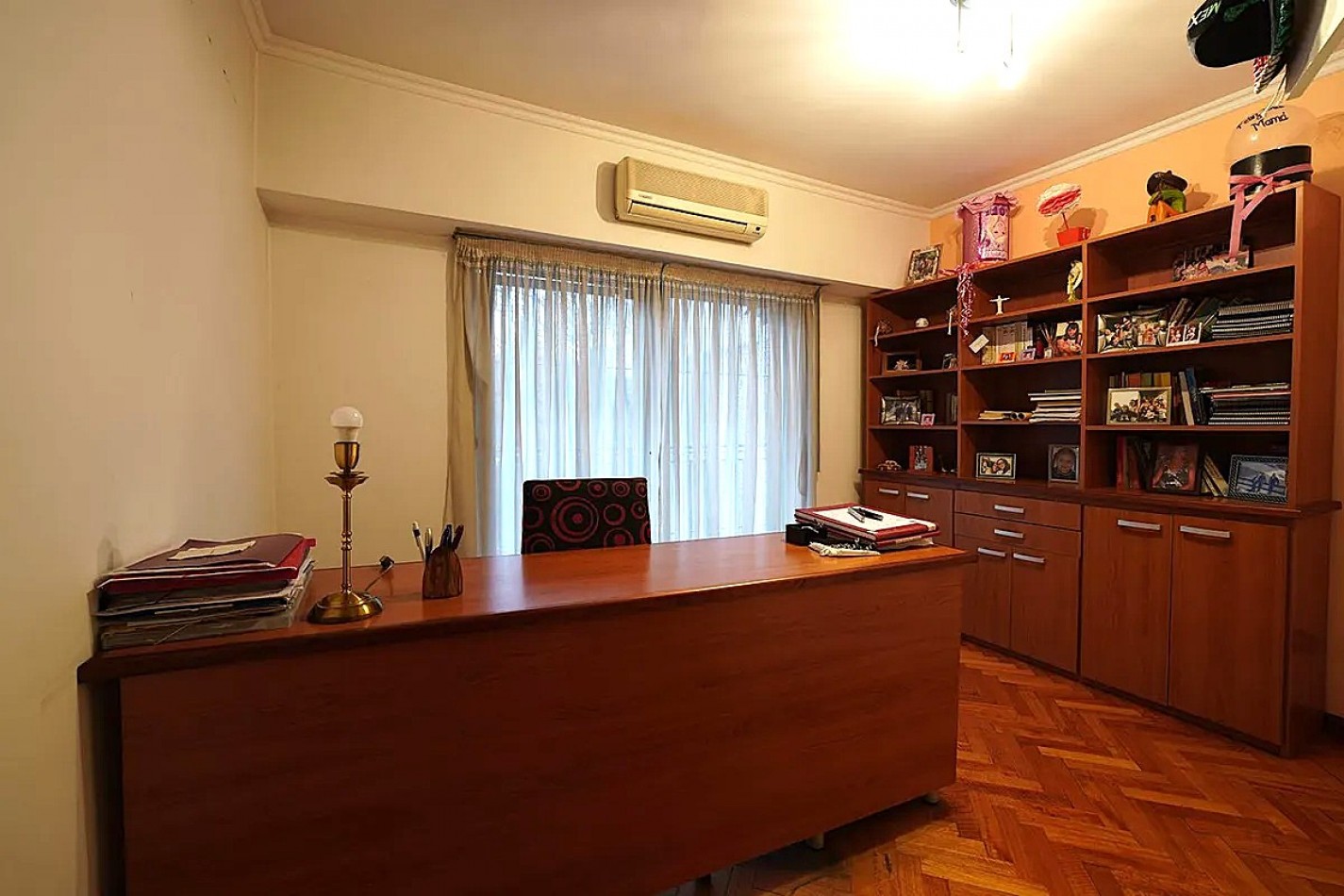 VENTA CASA CON PILETA 6 AMBIENTES EN CABALLITO ****APTO CREDITO BANCARIO**** 