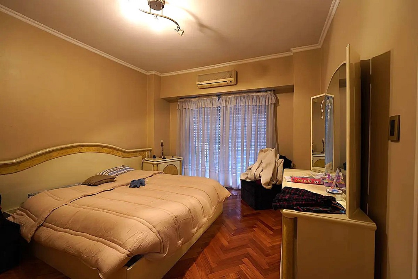 VENTA CASA CON PILETA 6 AMBIENTES EN CABALLITO ****APTO CREDITO BANCARIO**** 